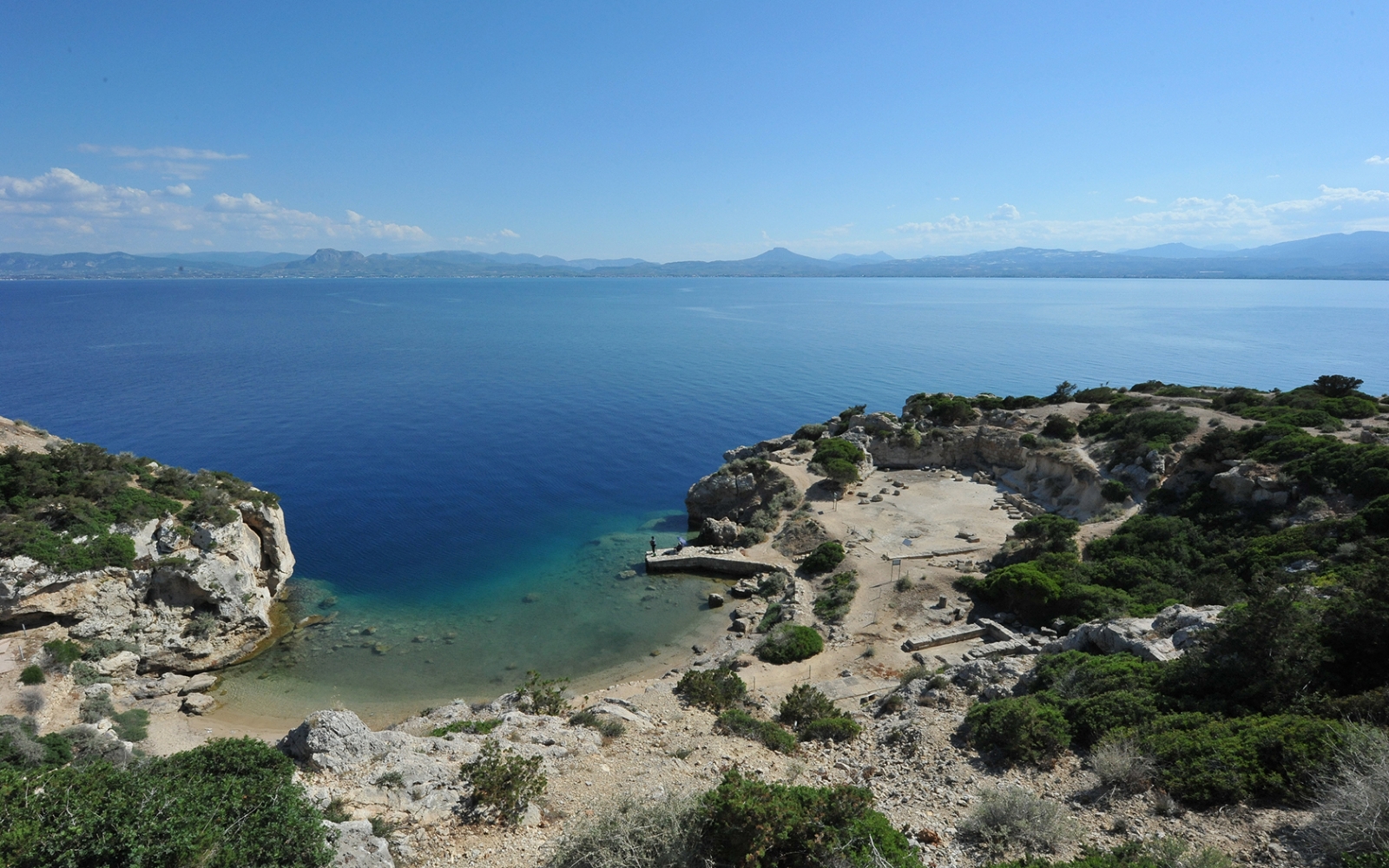 Ηραίον Αρχαίας Κορίνθου (17km)